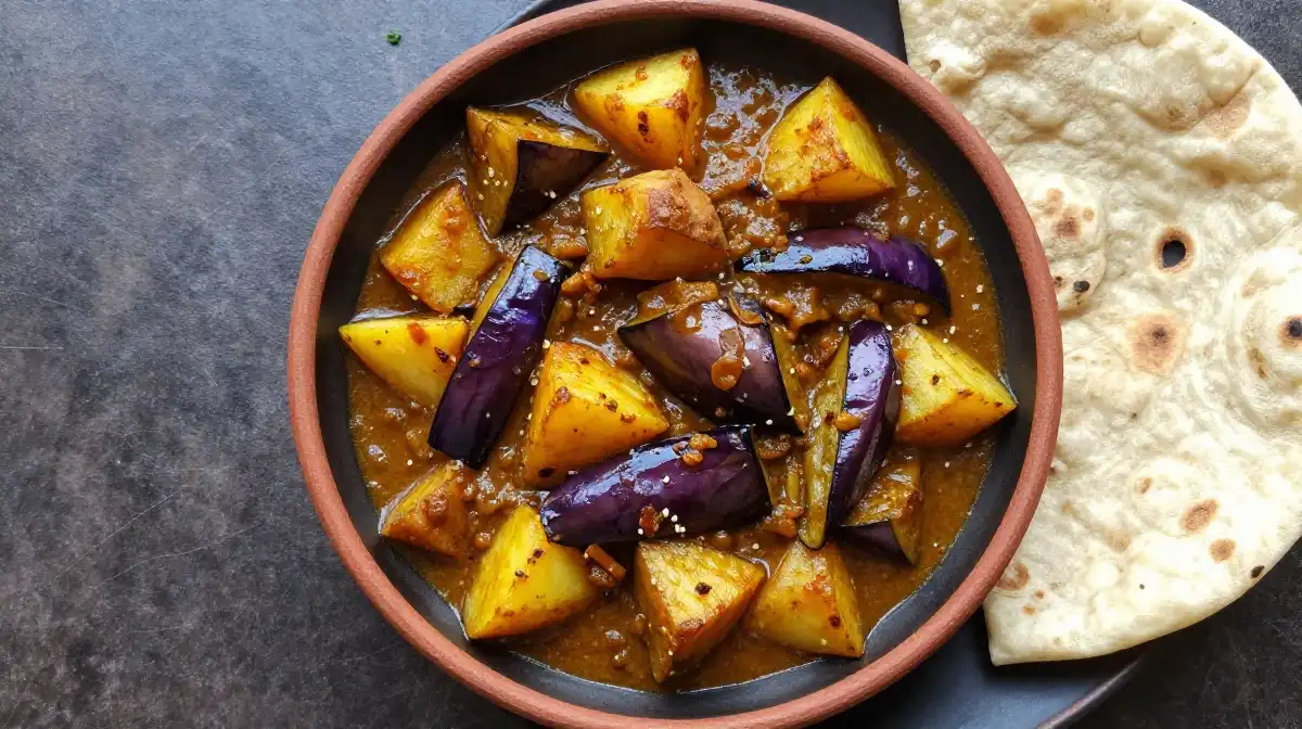 How to Make Eggplant Curry With Potatoes for a Hearty Meal